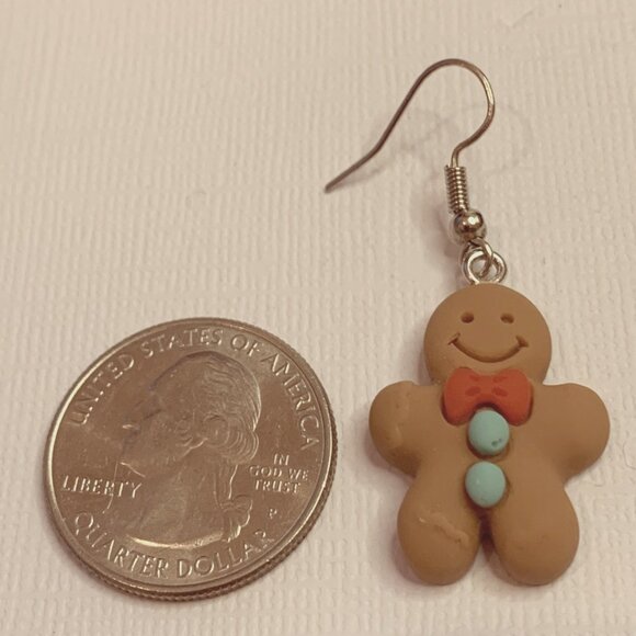 Gingerbread Man Earring, Christmas Earring, Holiday Earring, Funny Food Earring - Picture 5 of 5